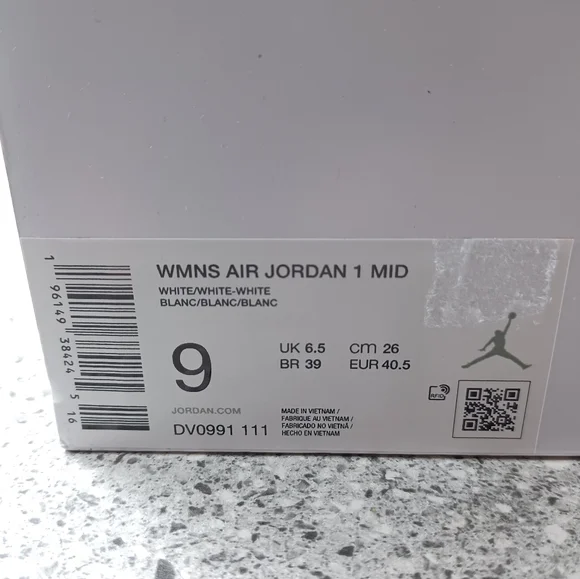 Nike Air Jordan 1 Mid Triple White Sneakers Shoes - Picture 9 of 12